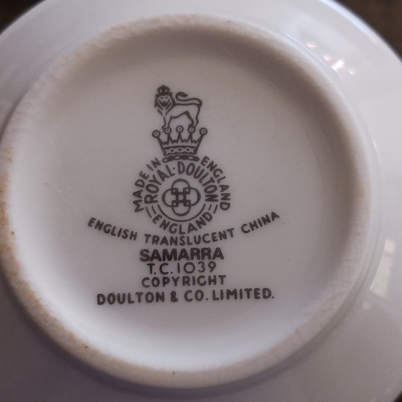 Vintage Royal Doulton Fine Bone China Samarra Flat Cup and Saucer Set - Picture 5 of 9